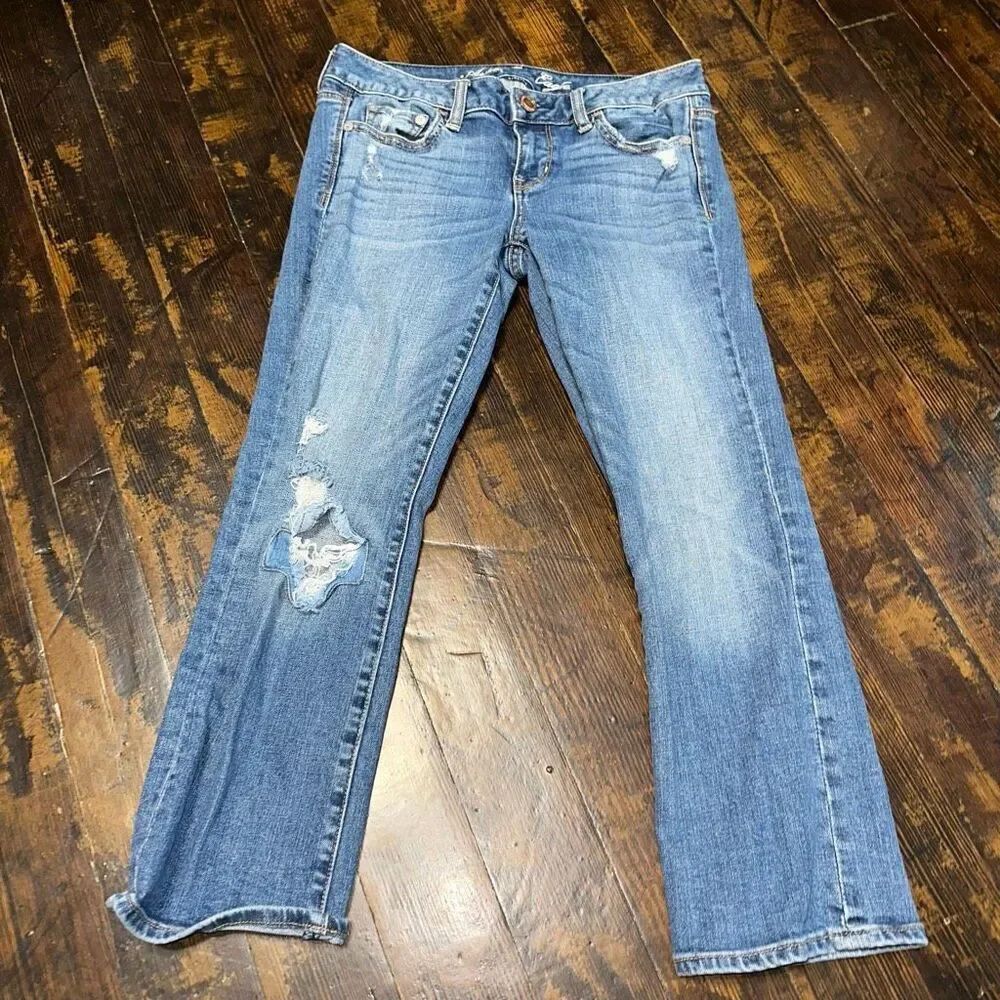 American Eagle vintage flare 4 distressed normcore jeans